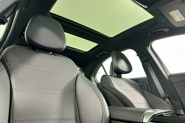 Certified 2025 Mercedes-Benz C 300 Sedan image 18