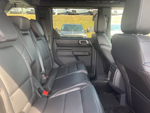 New 2026 Ford Bronco Outer Banks w/ Sasquatch Package AWD/4WD image 13