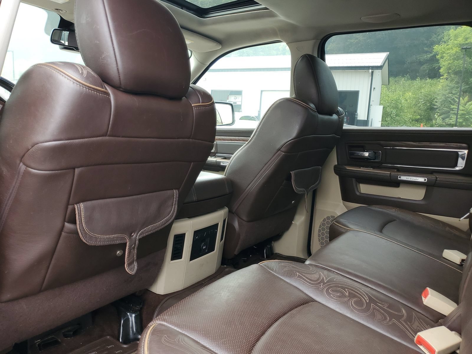 Used 2015 RAM 1500 Laramie Longhorn w/ Convenience Group AWD/4WD image 25