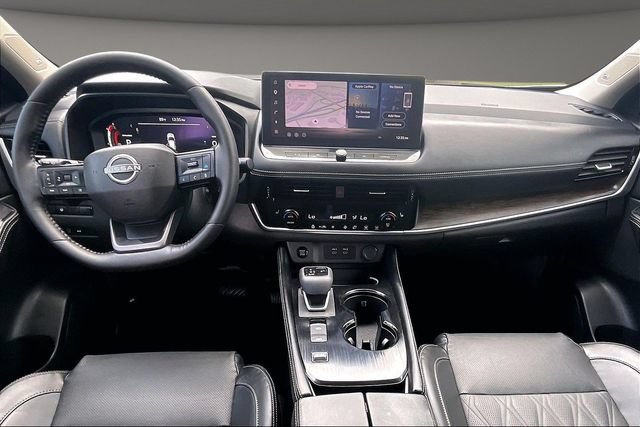 Used 2025 Nissan Rogue Platinum FWD image 14