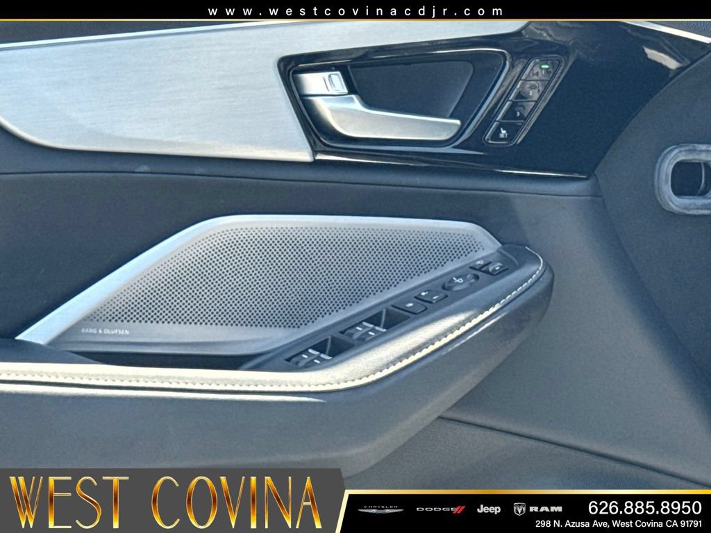 Used 2025 Acura MDX w/ Technology Package AWD/4WD image 21