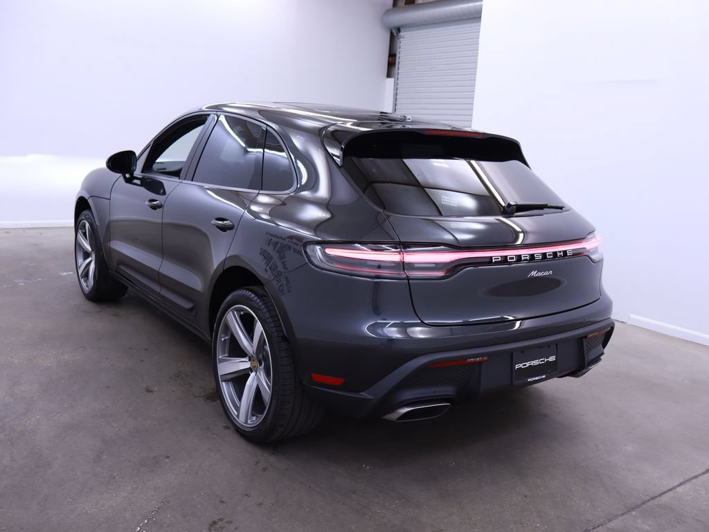 Used 2025 Porsche Macan AWD/4WD image 3