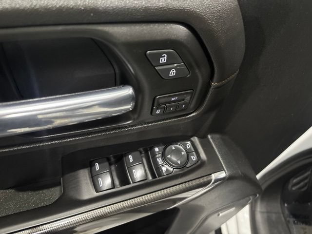 Used 2020 GMC Sierra 2500 AT4 w/ AT4 Premium Package AWD/4WD image 17