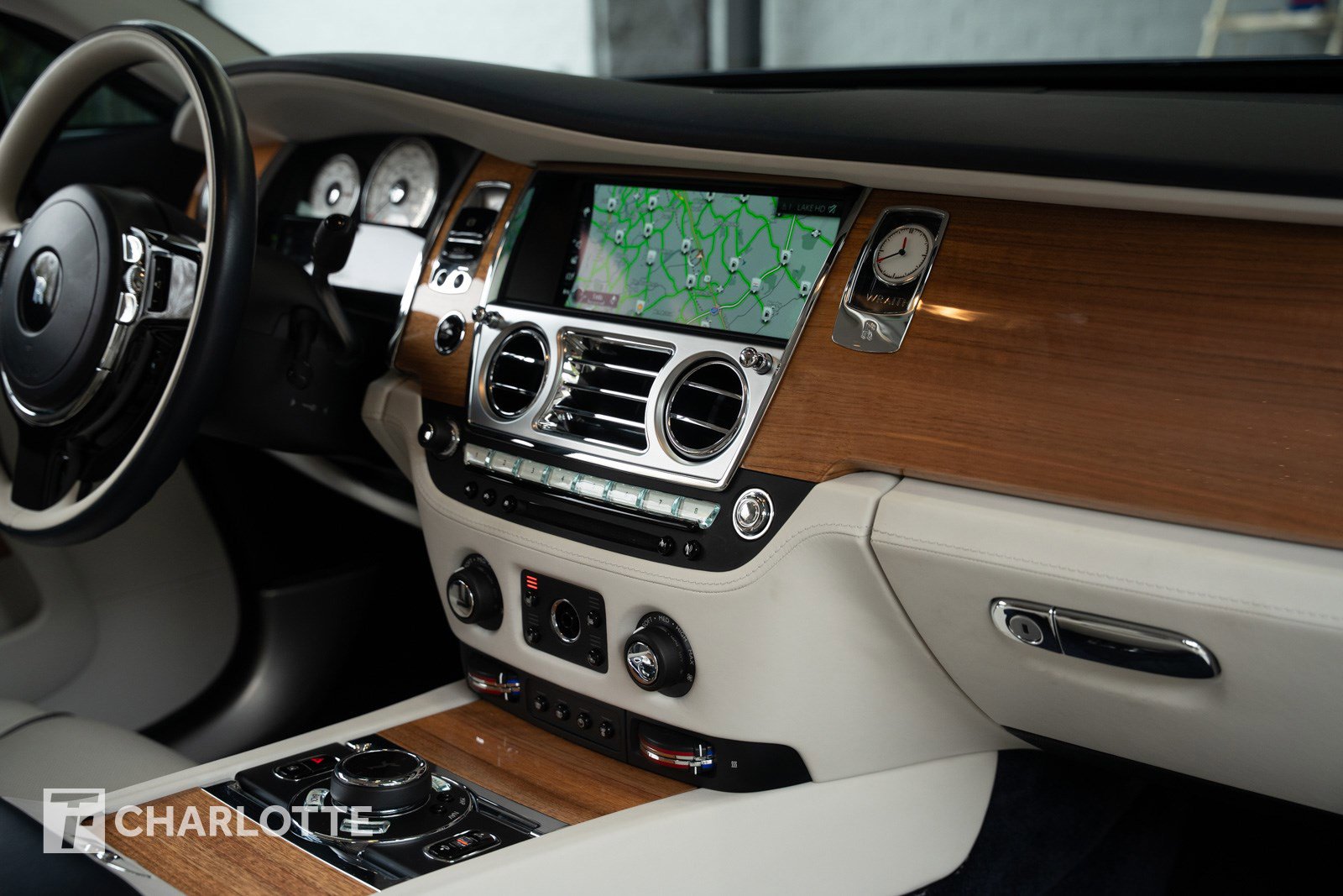 Used 2019 Rolls-Royce Wraith image 32