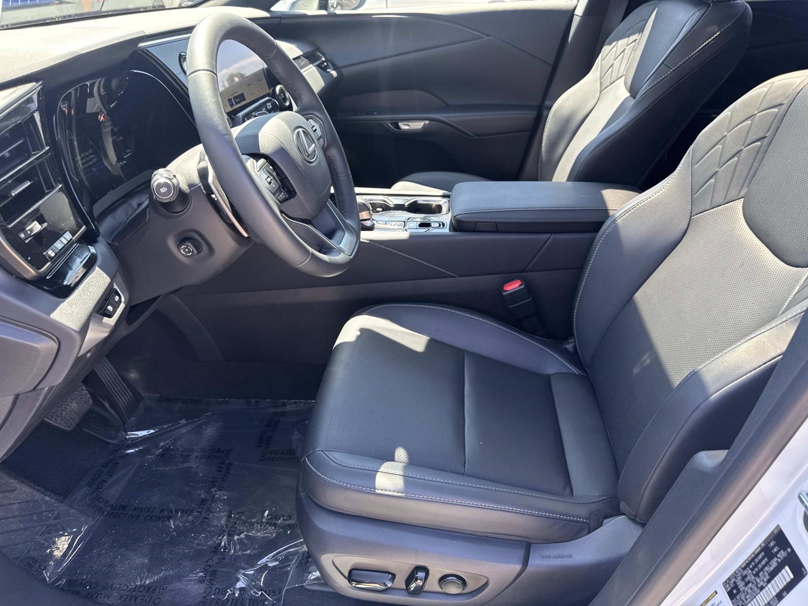 Used 2025 Lexus RX 350 FWD w/ Technology Package image 15