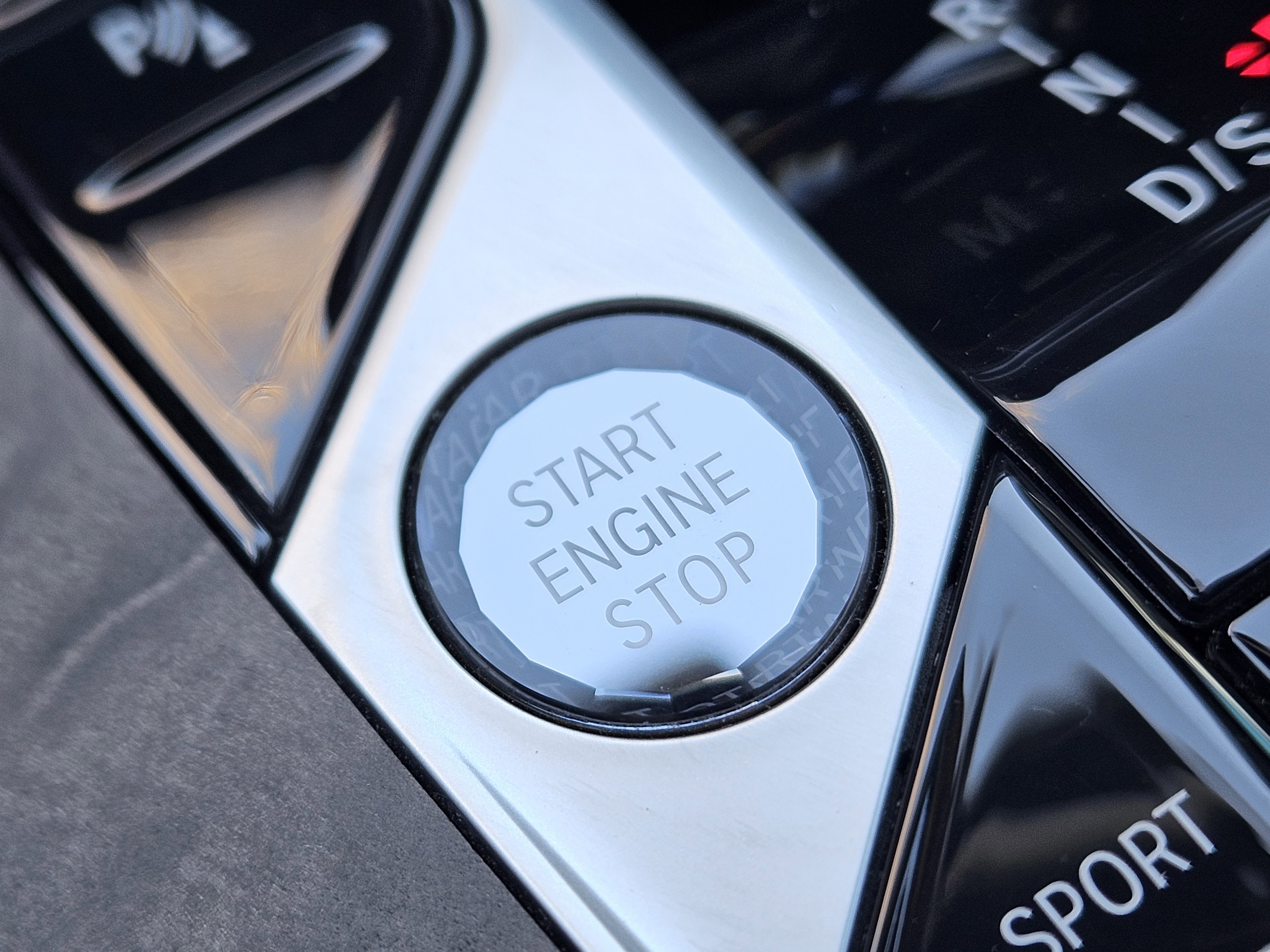 Used 2023 BMW X7 M60i w/ Executive Package image 21