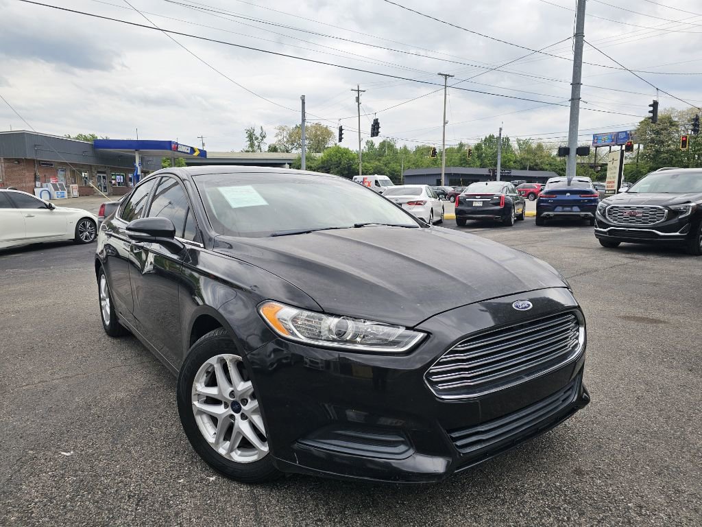 Used 2015 Ford Fusion SE FWD image 3