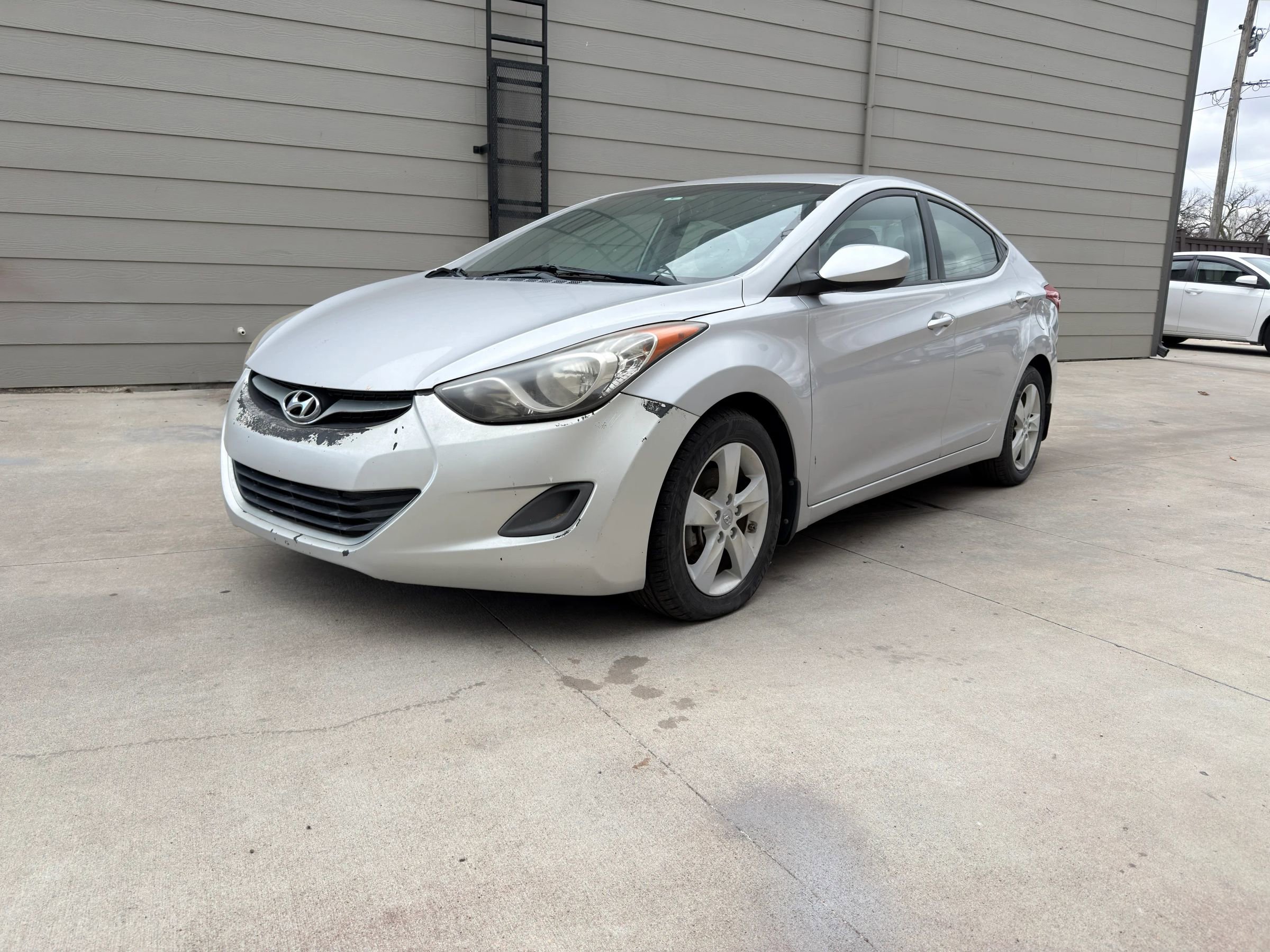 Used 2013 Hyundai Elantra GLS w/ Preferred Pkg image 3