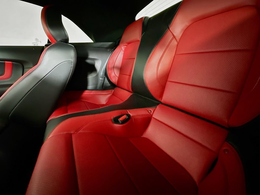 Used 2022 Ford Mustang GT Premium w/ GT Performance Package RWD image 4