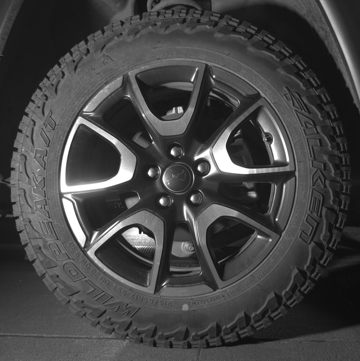 Used 2025 Jeep Compass Trailhawk AWD/4WD image 15