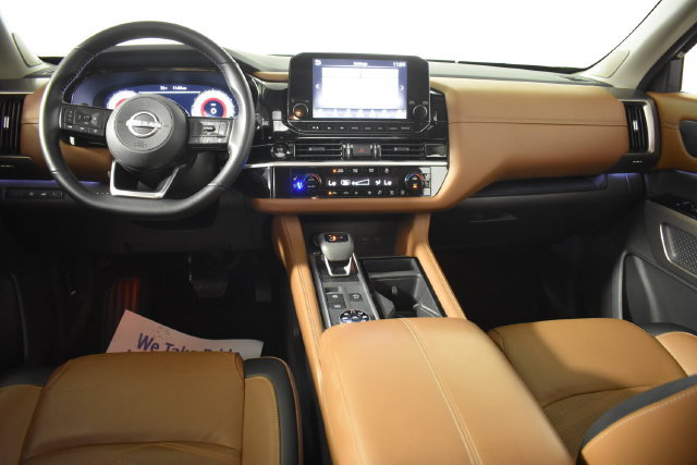 Used 2025 Nissan Pathfinder Platinum AWD/4WD image 28