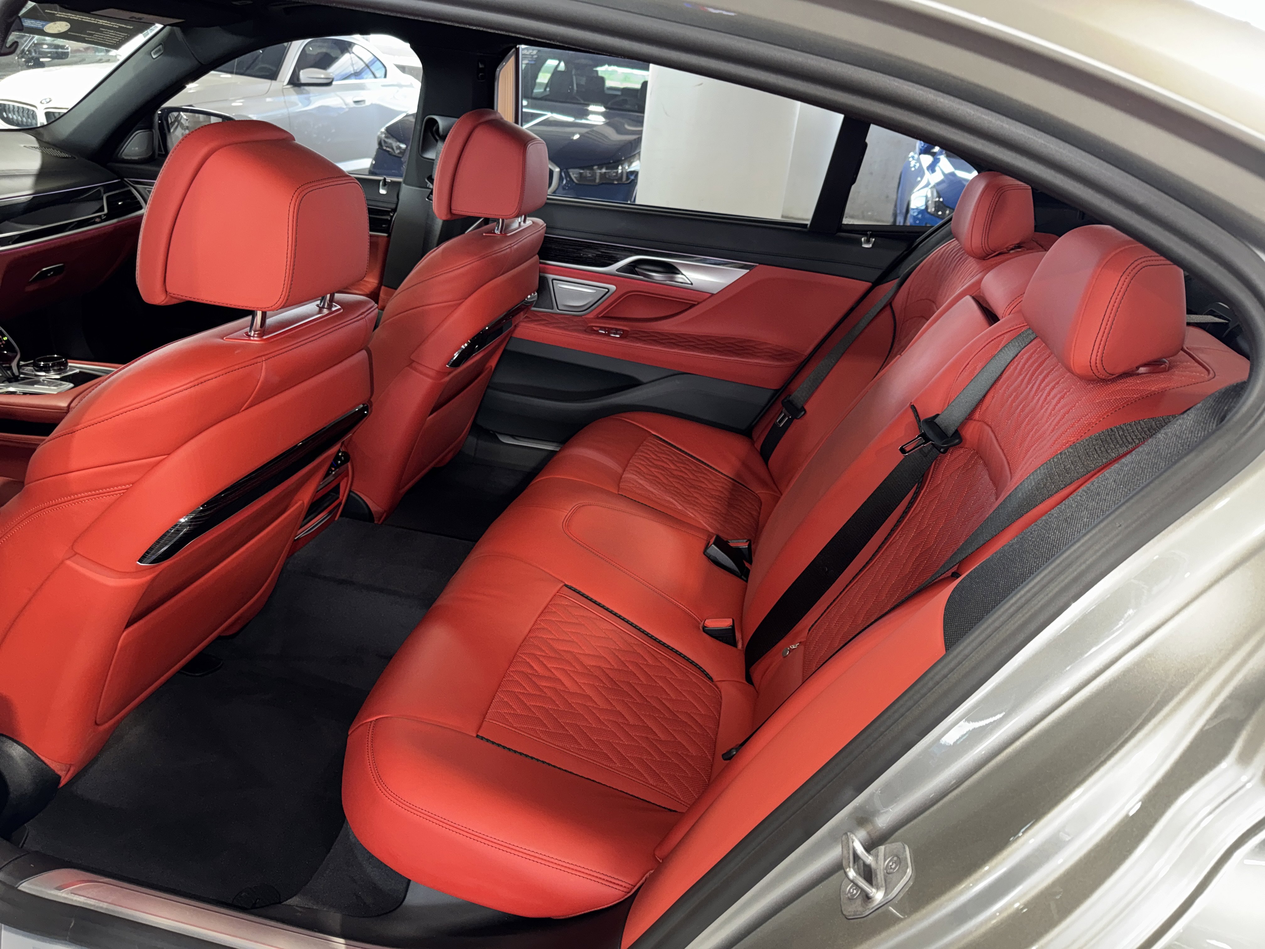 Used 2022 BMW 750i xDrive w/ Executive Package image 15