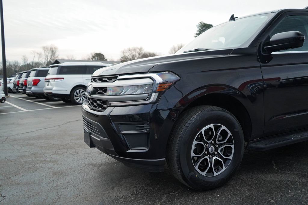 Used 2024 Ford Expedition Max XLT image 10