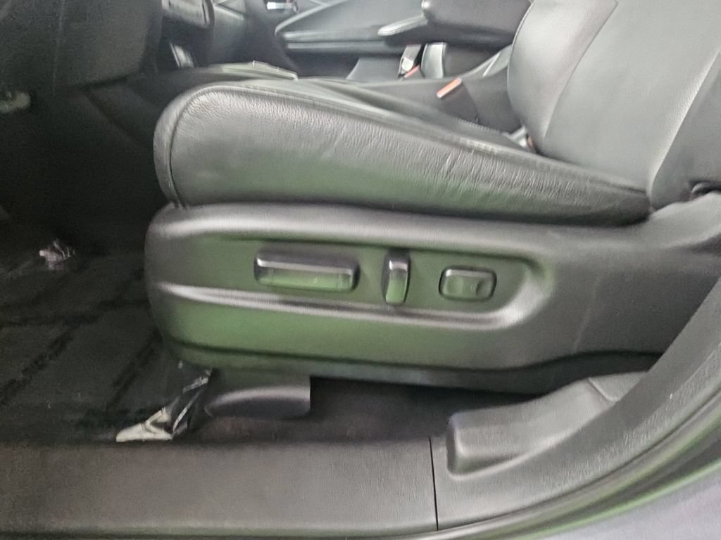 Used 2016 Honda Pilot Touring image 16