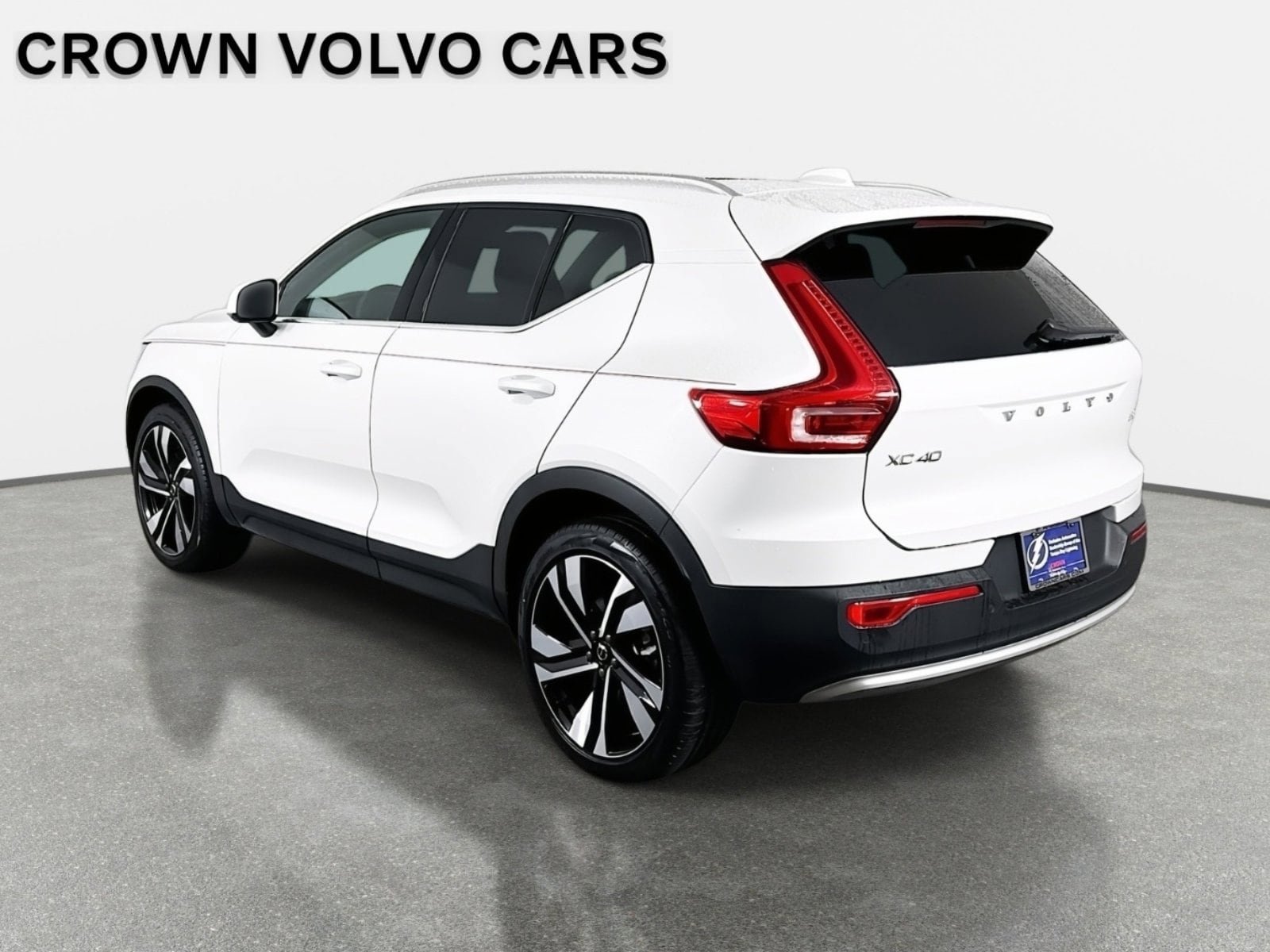 Used 2023 Volvo XC40 B5 Plus w/ Climate Package AWD/4WD image 8