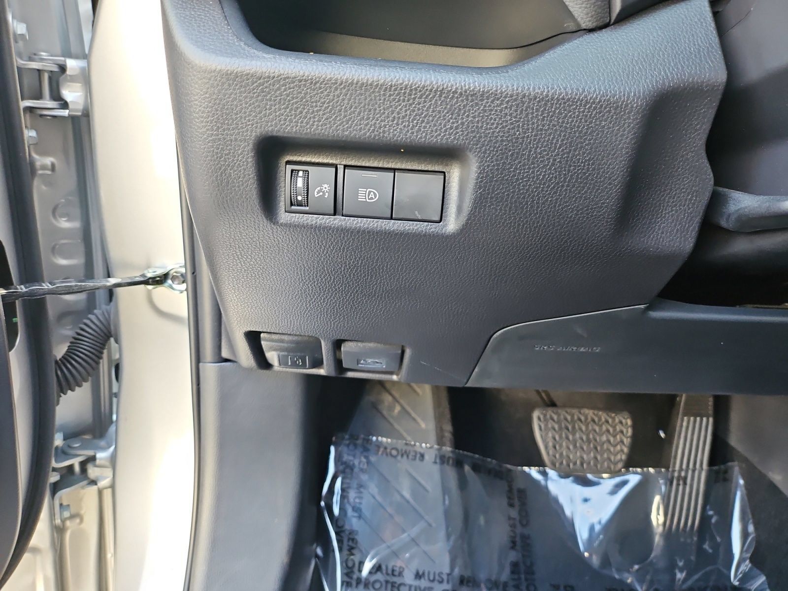 Used 2025 Toyota RAV4 LE FWD image 25