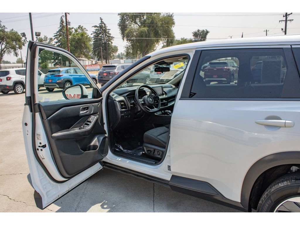 Used 2024 Nissan Rogue SV AWD/4WD image 24