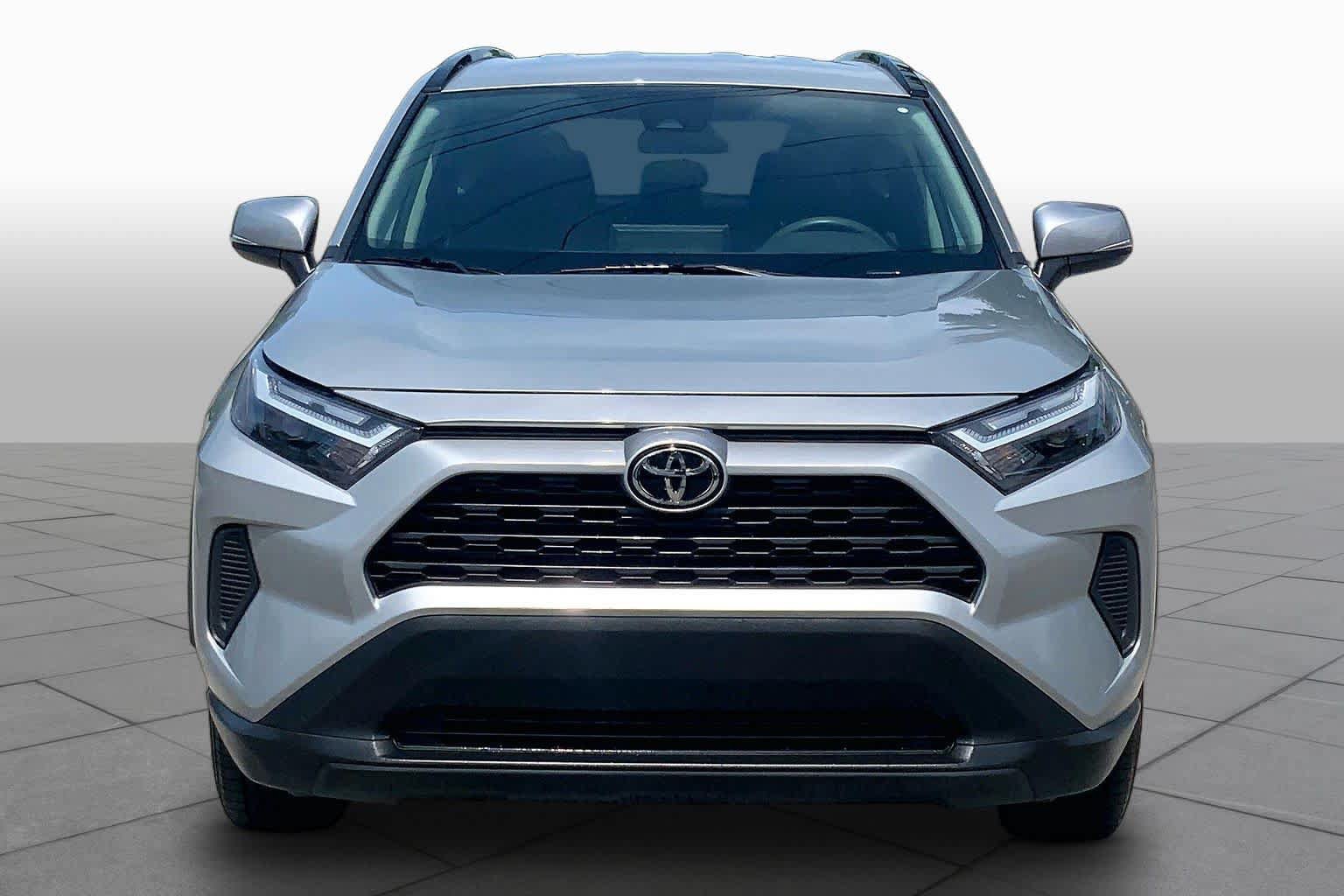 Used 2025 Toyota RAV4 XLE FWD image 6