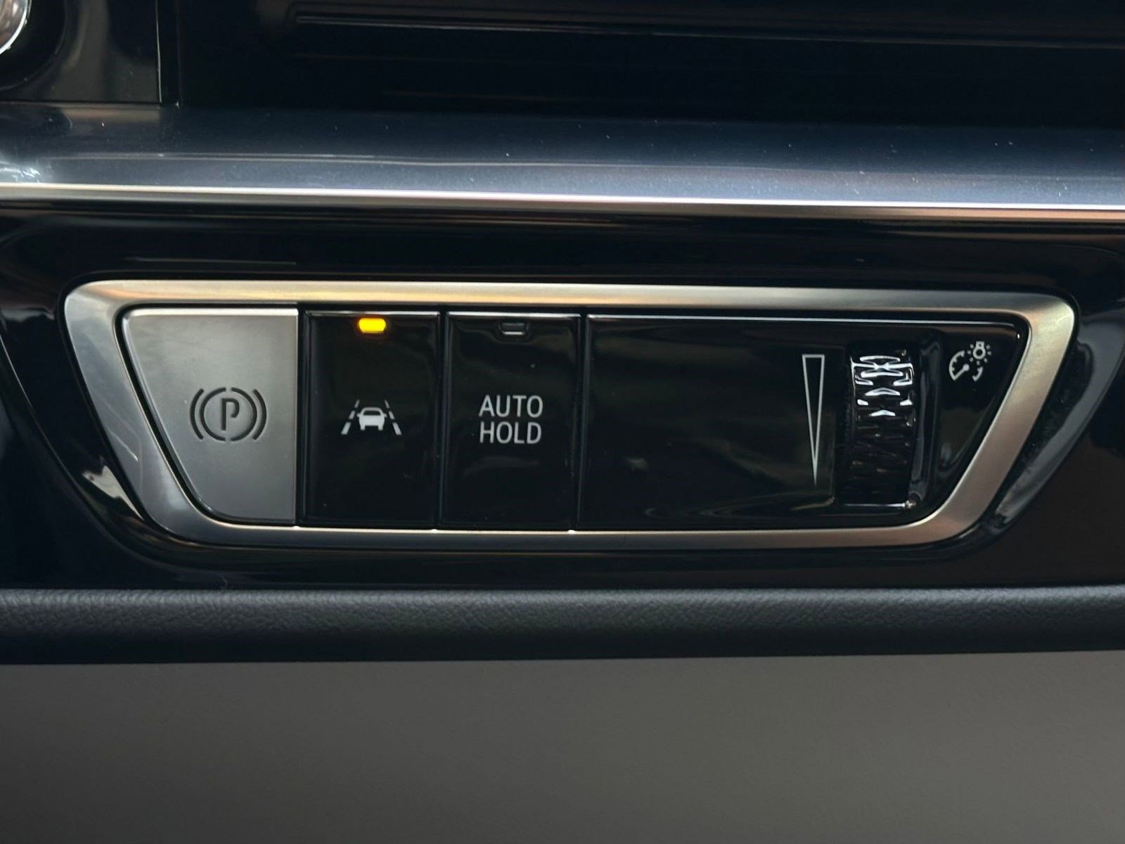 Certified 2024 Cadillac Lyriq Sport image 17