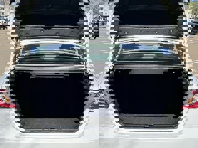 Used 2025 Toyota Camry LE image 27