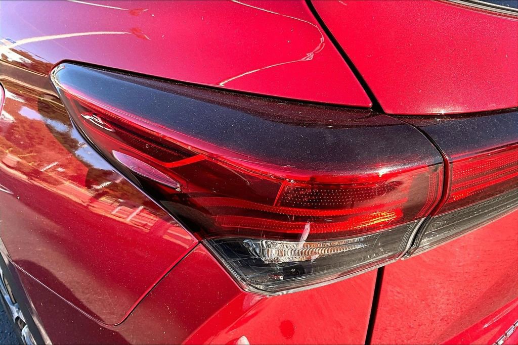 Used 2021 Toyota Highlander XLE image 22