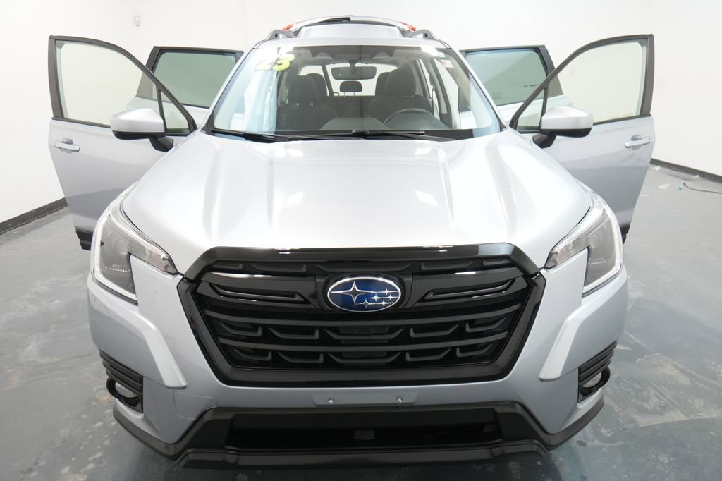 Used 2023 Subaru Forester Premium image 30