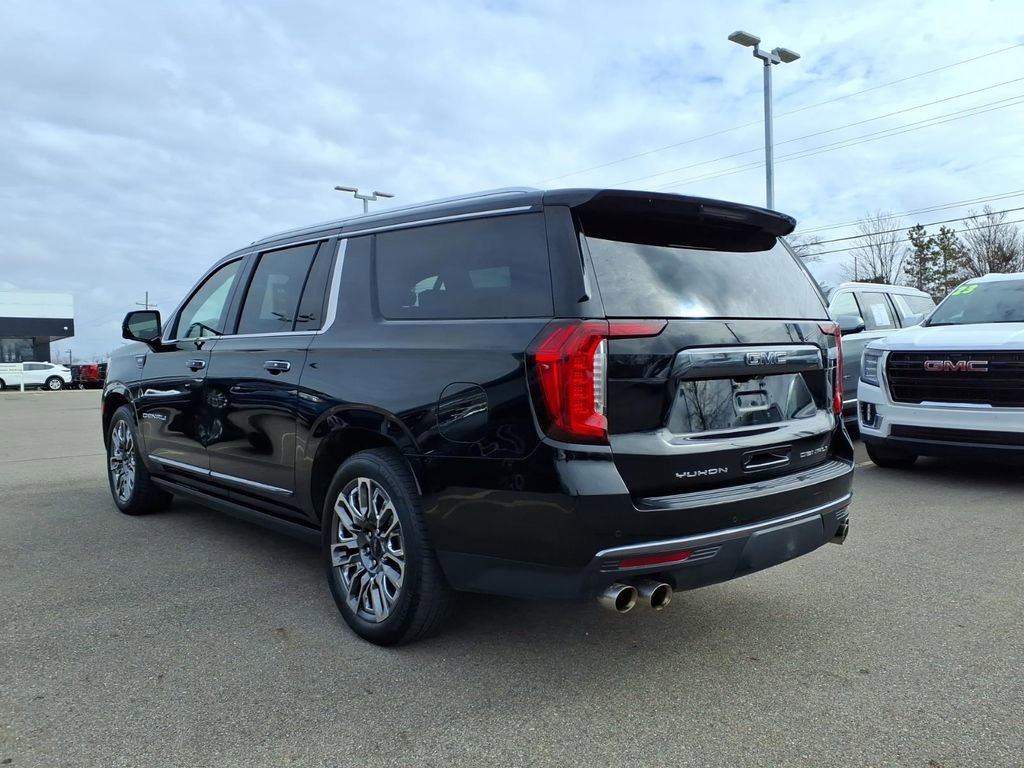 Used 2023 GMC Yukon XL Denali Ultimate image 7