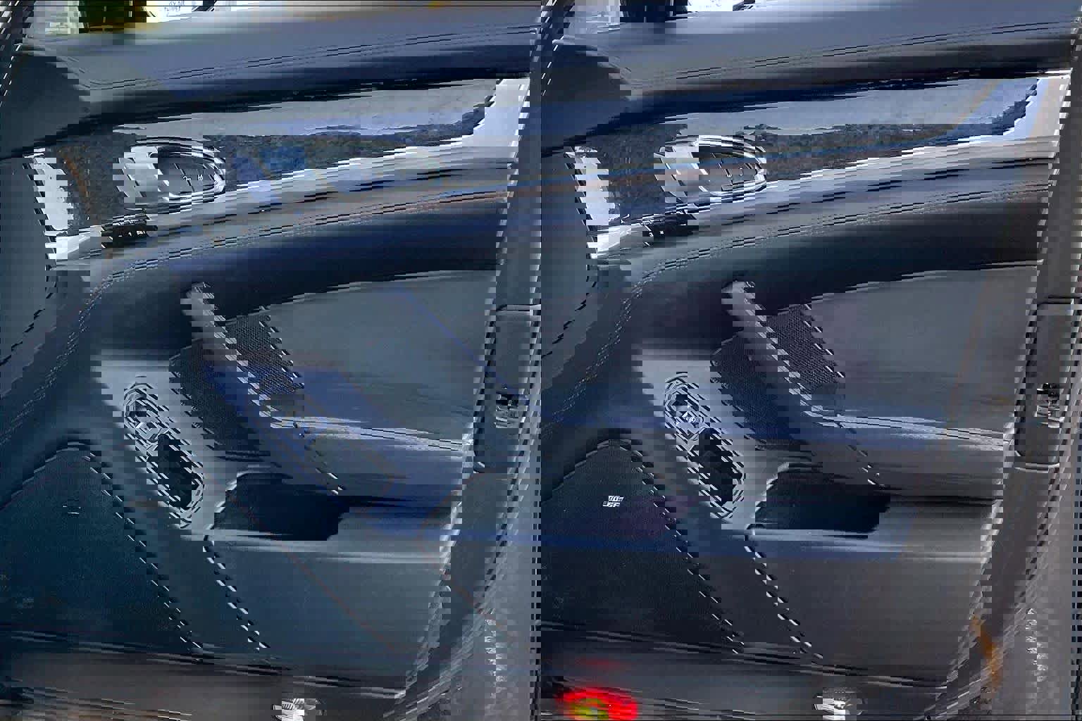 Used 2016 Porsche Panamera S image 23