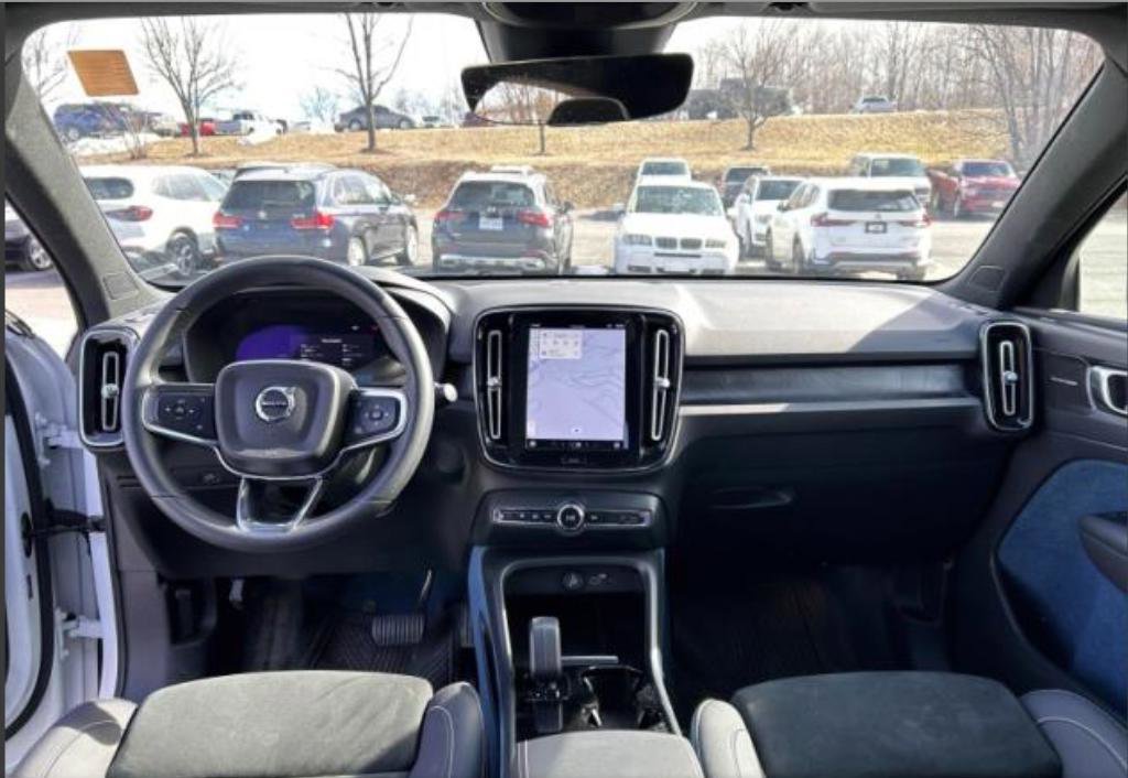 Used 2023 Volvo C40 P8 Recharge Ultimate image 11