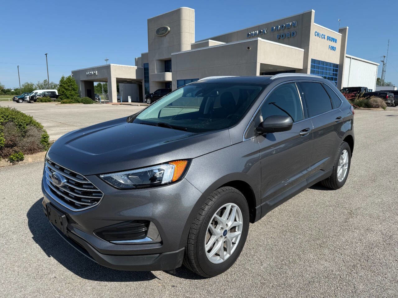 Used 2022 Ford Edge SEL w/ Cold Weather Package image 1