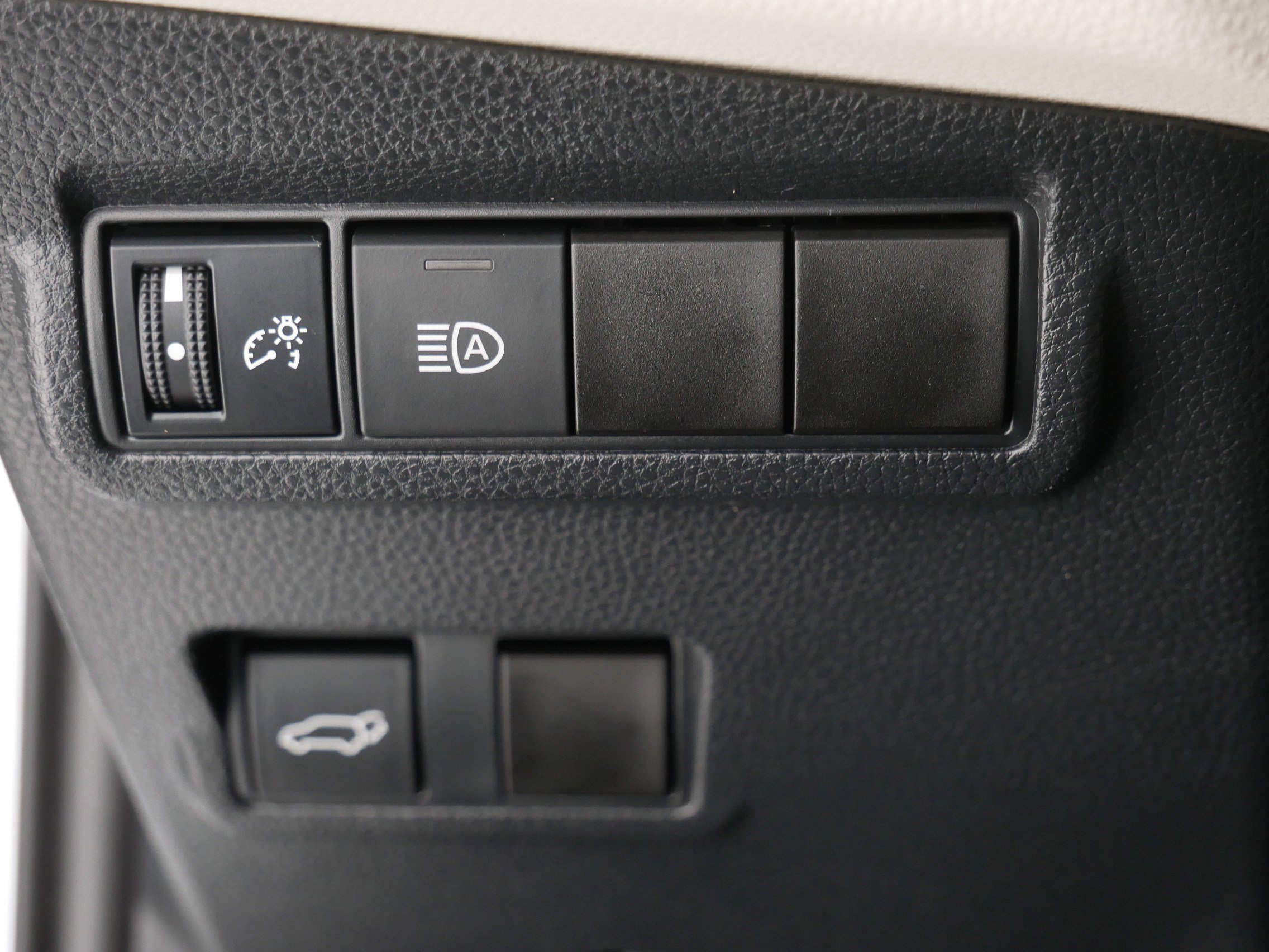 Used 2022 Toyota Corolla Cross XLE image 26