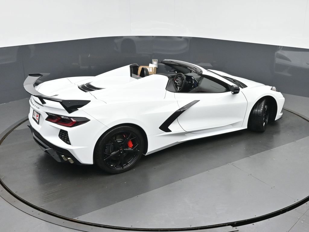 Used 2021 Chevrolet Corvette Stingray Premium Conv w/ Z51 Performance Package RWD image 32