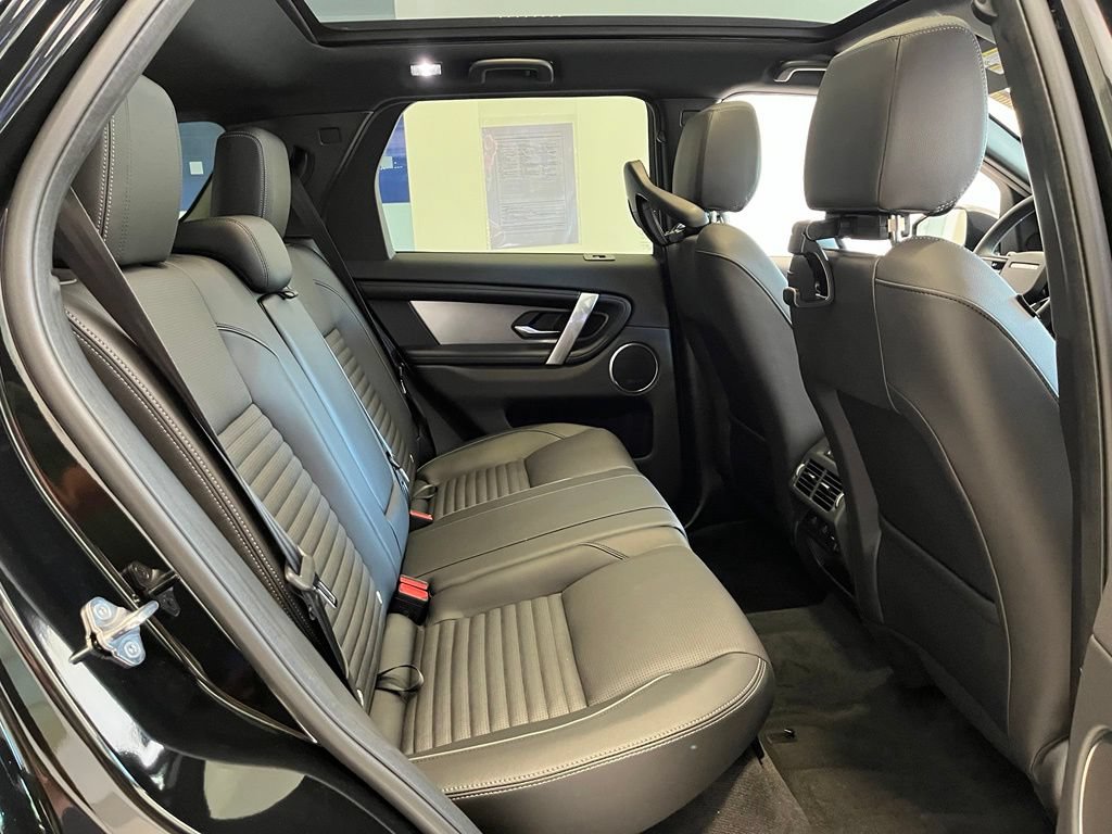 Used 2026 Land Rover Discovery Sport Landmark AWD/4WD image 23