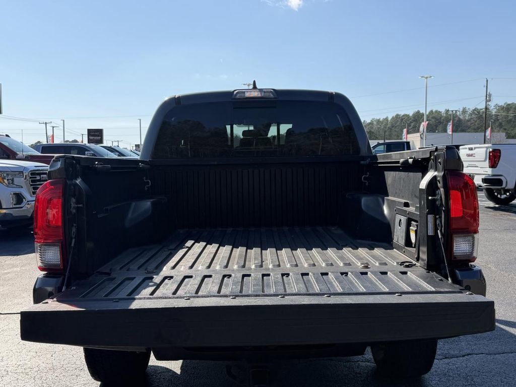 Used 2019 Toyota Tacoma TRD Off-Road w/ Technology Package image 9
