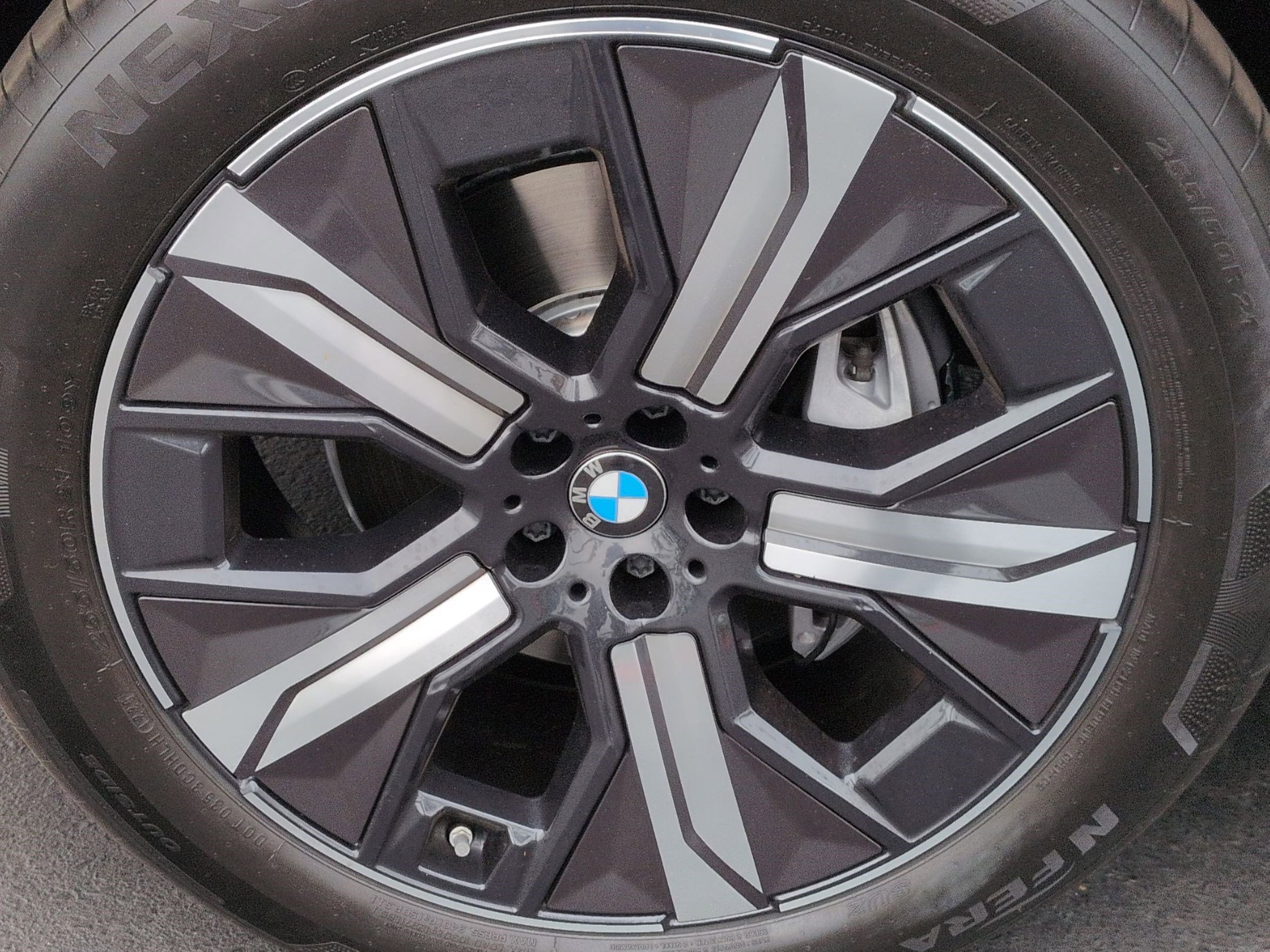Used 2026 BMW iX xDrive45 AWD/4WD image 13