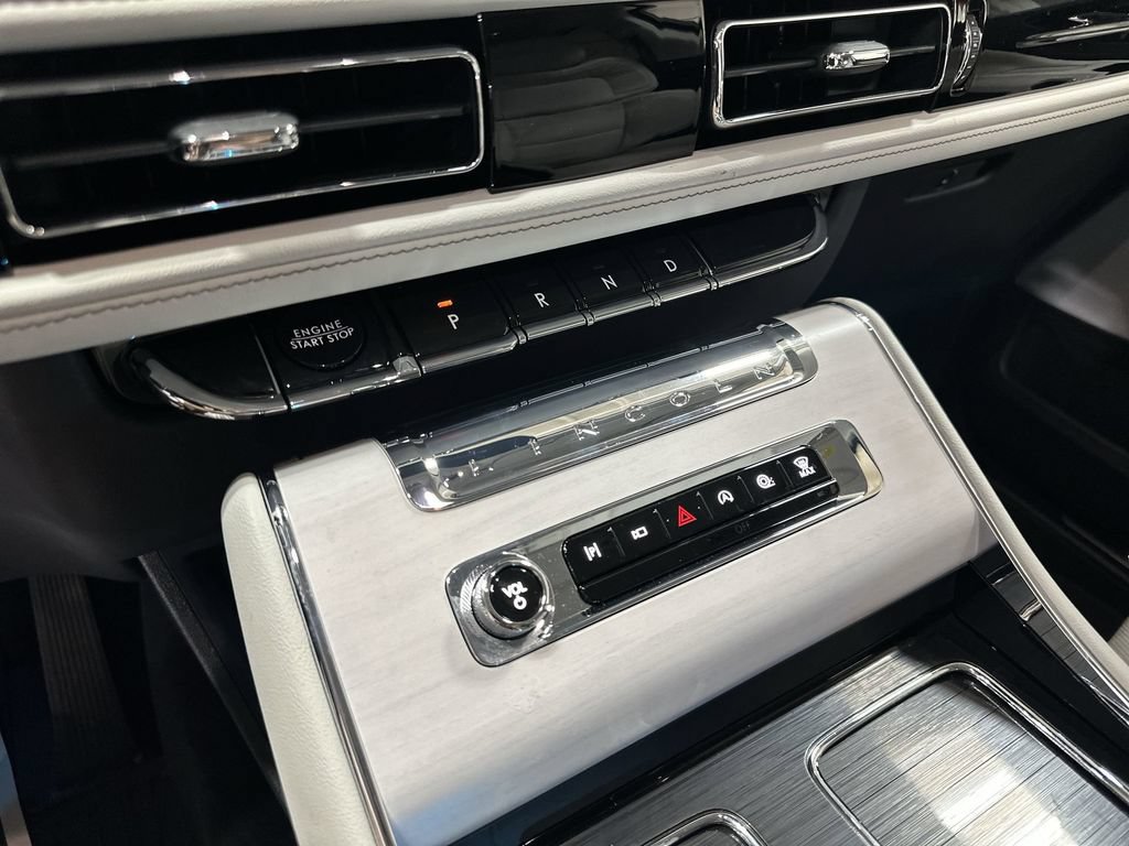 Used 2026 Lincoln Aviator Reserve AWD/4WD image 22