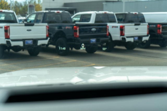 Used 2025 Ford F350 Platinum w/ FX4 Off-Road Package image 26