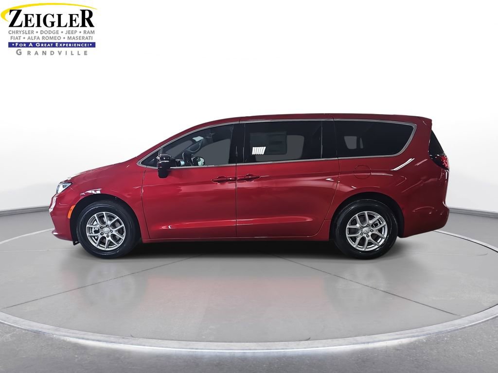 New 2026 Chrysler Pacifica Select image 8