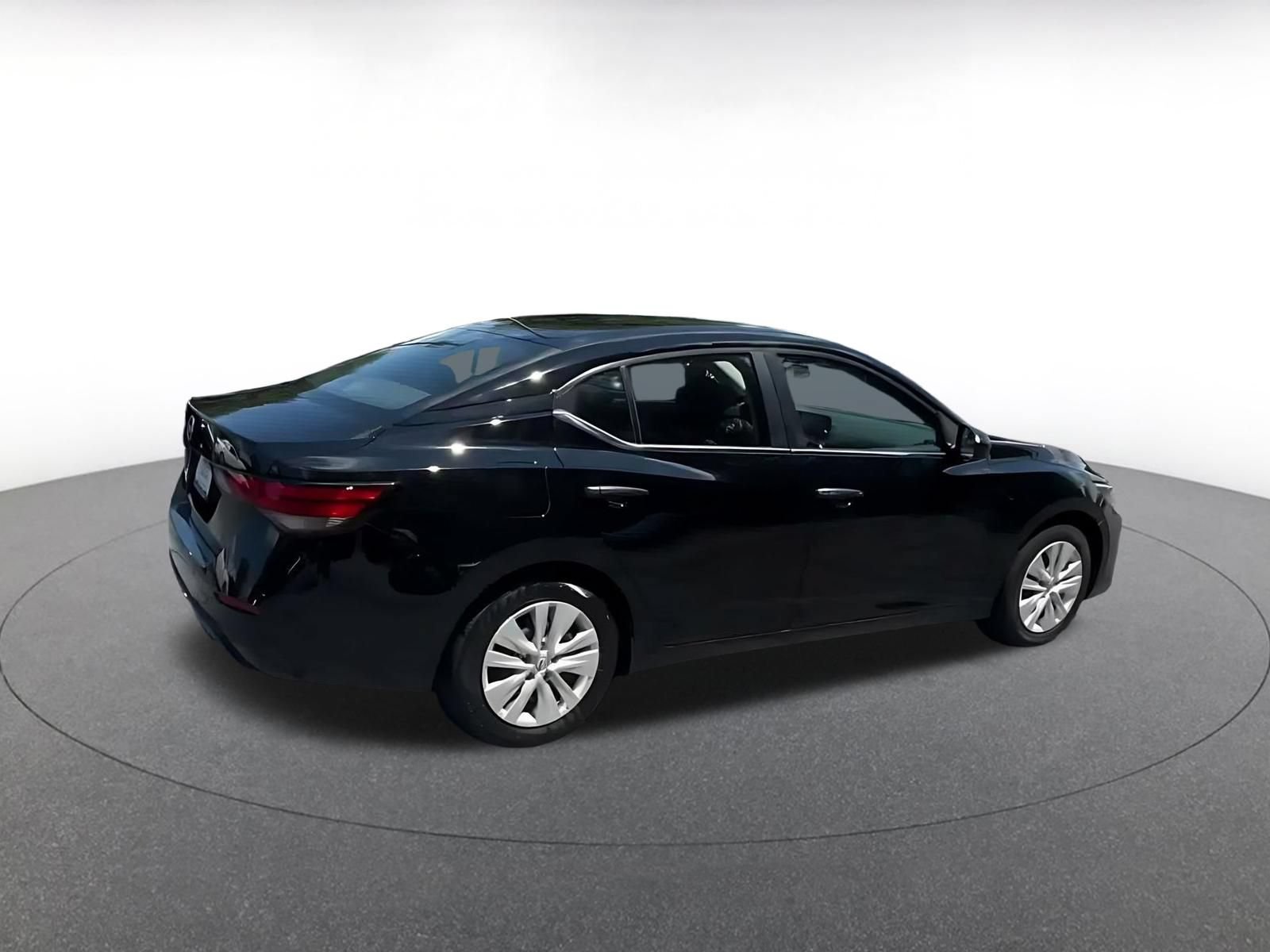 Used 2025 Nissan Sentra S FWD image 13