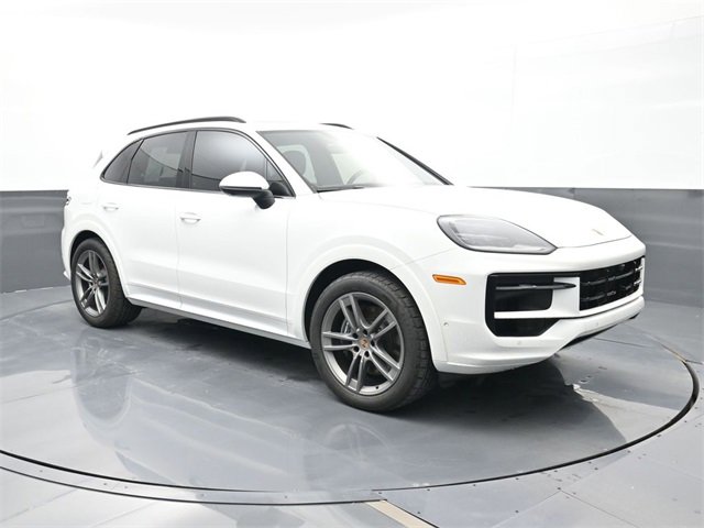 Used 2025 Porsche Cayenne image 24