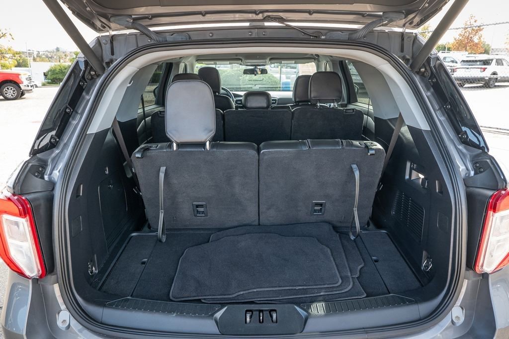 Used 2022 Ford Explorer XLT w/ Equipment Group 202A image 13