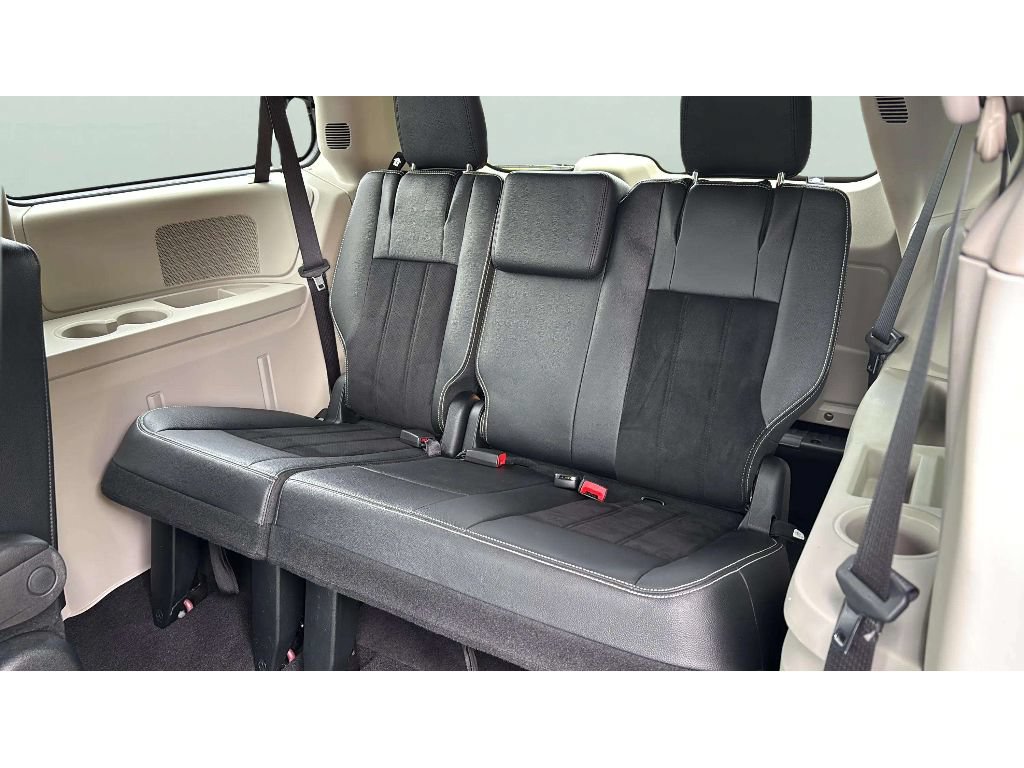 Used 2017 Dodge Grand Caravan SXT FWD image 13