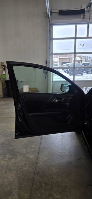 Used 2016 Honda Accord EX image 11