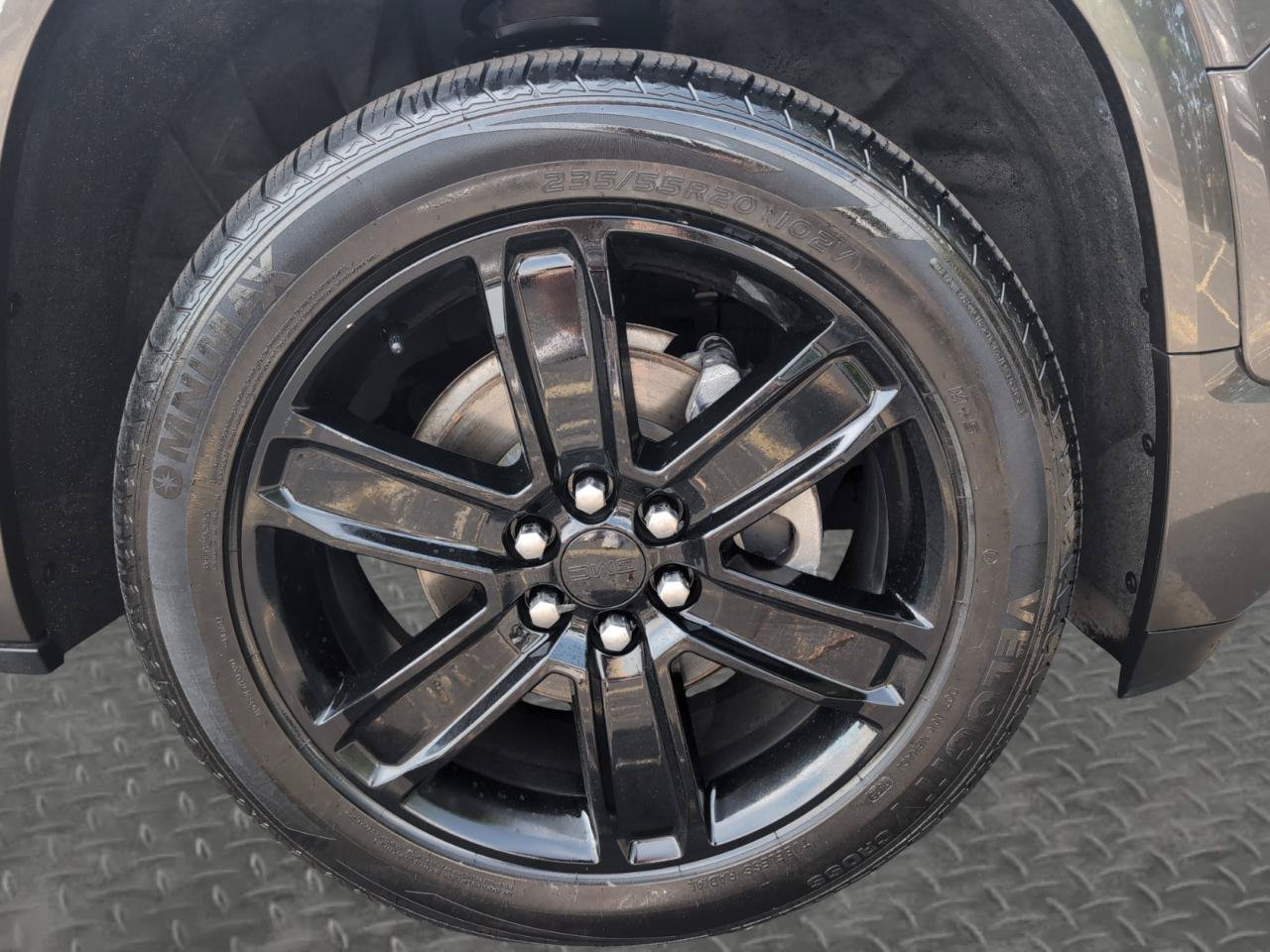 Used 2019 GMC Acadia Denali AWD/4WD image 32