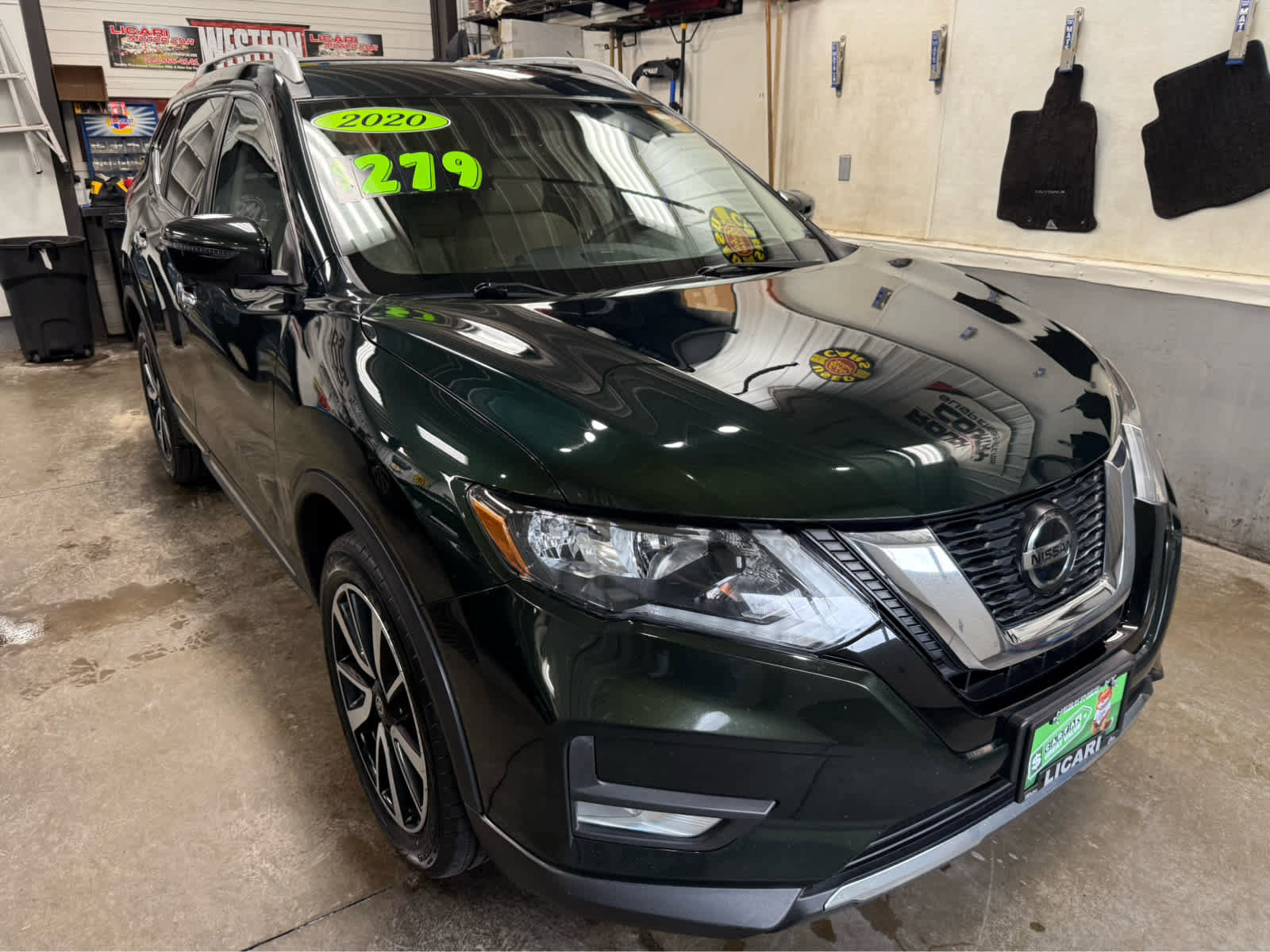 Used 2020 Nissan Rogue SL AWD/4WD image 3