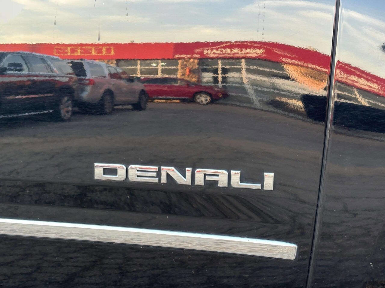 Used 2018 GMC Yukon XL Denali w/ Denali Ultimate Package AWD/4WD image 41