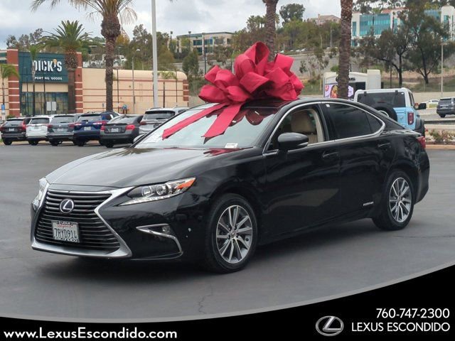 Used 2016 Lexus ES 300h w/ Navigation System Package