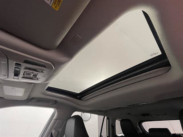 Certified 2020 Toyota Highlander XLE AWD/4WD image 10