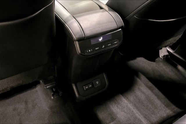 Used 2022 Toyota Highlander Limited AWD/4WD image 36