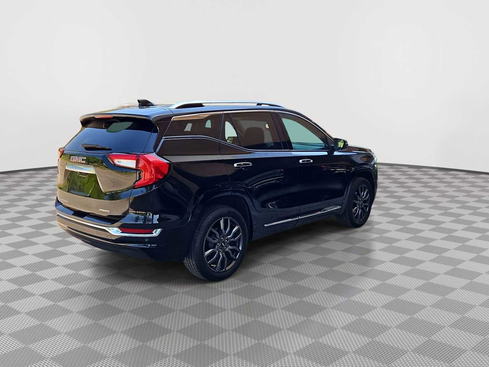 Certified 2024 GMC Terrain Denali w/ Black Diamond Edition AWD/4WD image 14
